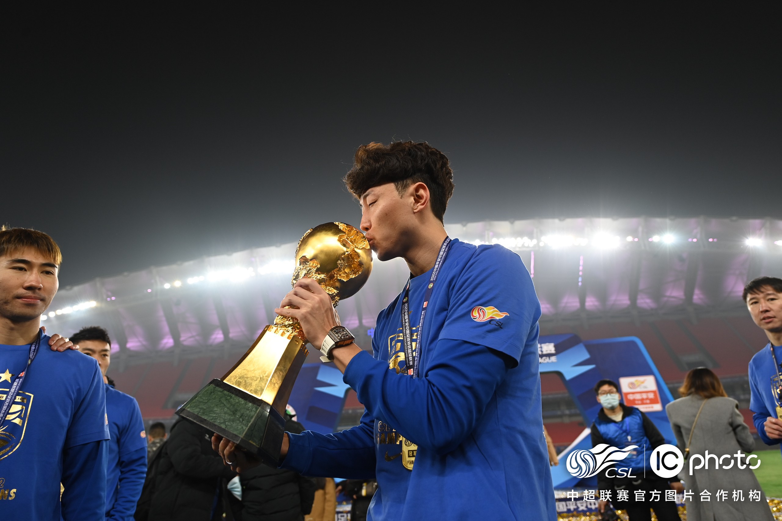 开云体育app-浙江队训练开放日，今晚扳平良机引欢呼，中超在即，阵容厚度经受考验的简单介绍