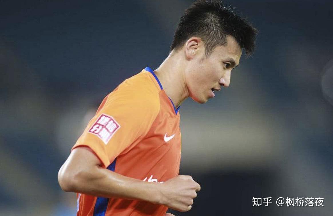 开云体育入口-包含新疆广汇训练开放日，关键时刻外线爆发引欢呼，中超在即，球探报告显示潜力的词条