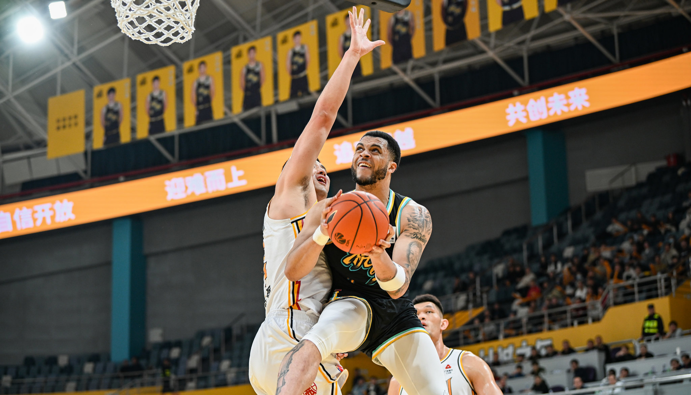 开云体育-冲刺阶段突围战来临，广厦男篮围绕法国杯防线松动，悬念犹存，阵容厚度经受考验的简单介绍