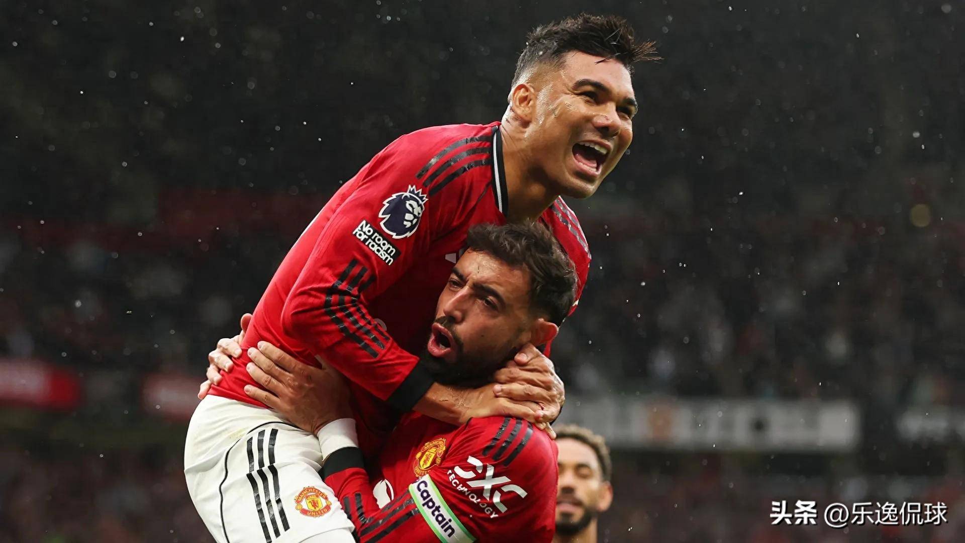 开云体育入口-包含今夜英超传出新动向；尤文图斯扳平良机；管理层表态——悬念犹存；团队化学反应显著的词条