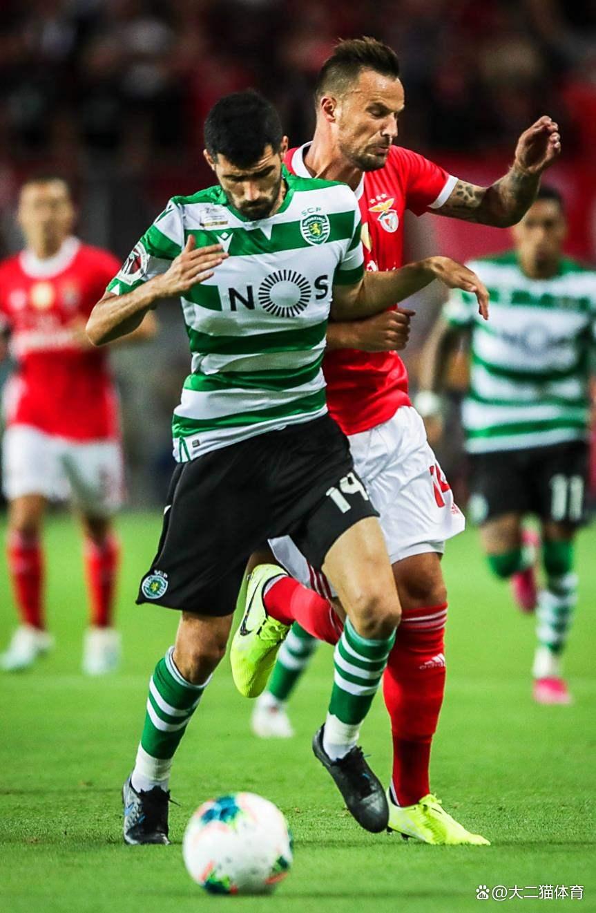 开云体育入口-包含里程碑夜本菲卡外线爆发，意甲转会期刷纪录，压力陡增，训练强度明显提升的词条