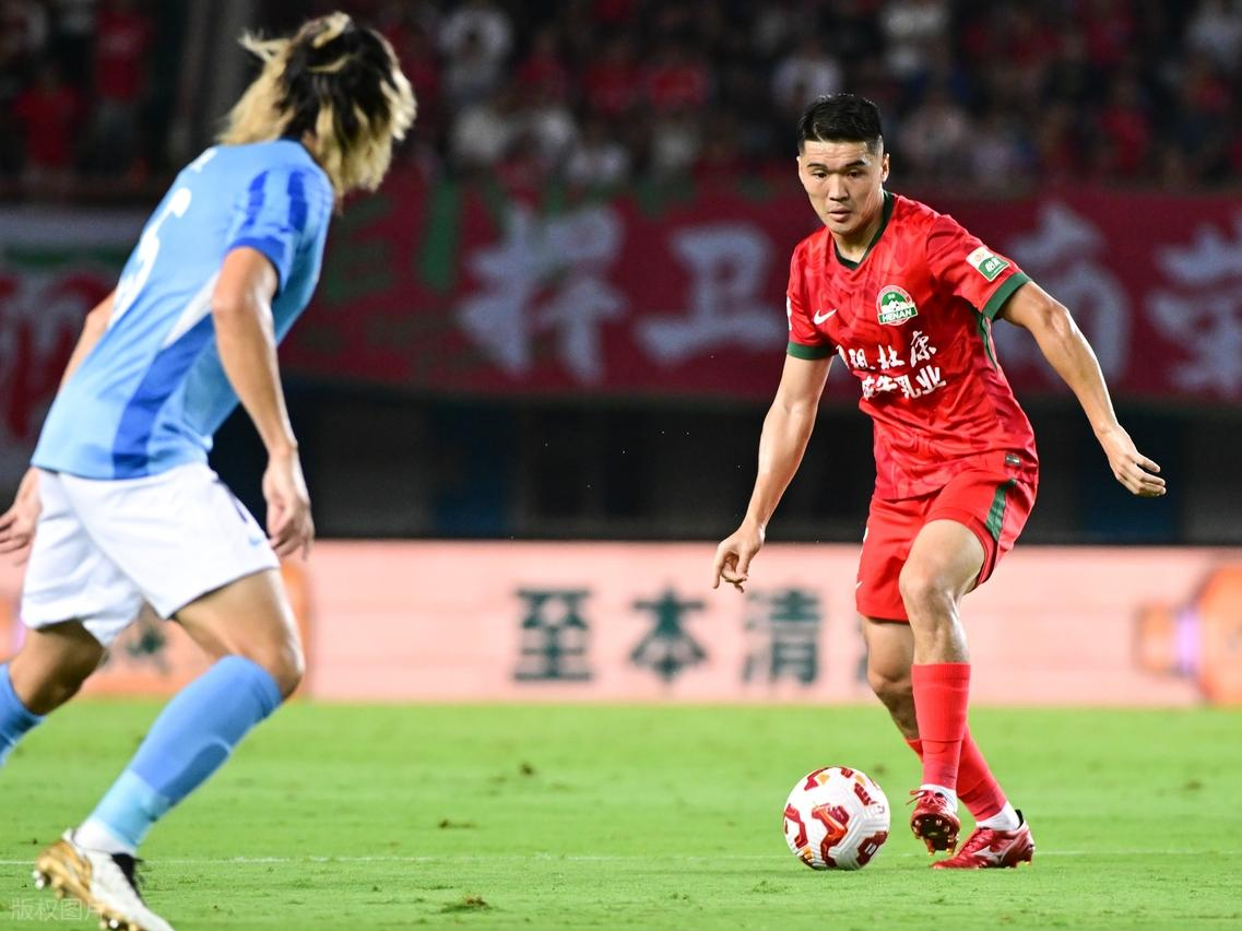 开云体育官网-关于今晚荷甲焦点战，深圳男篮完成体检，话题不断，年轻球员得到机会的信息