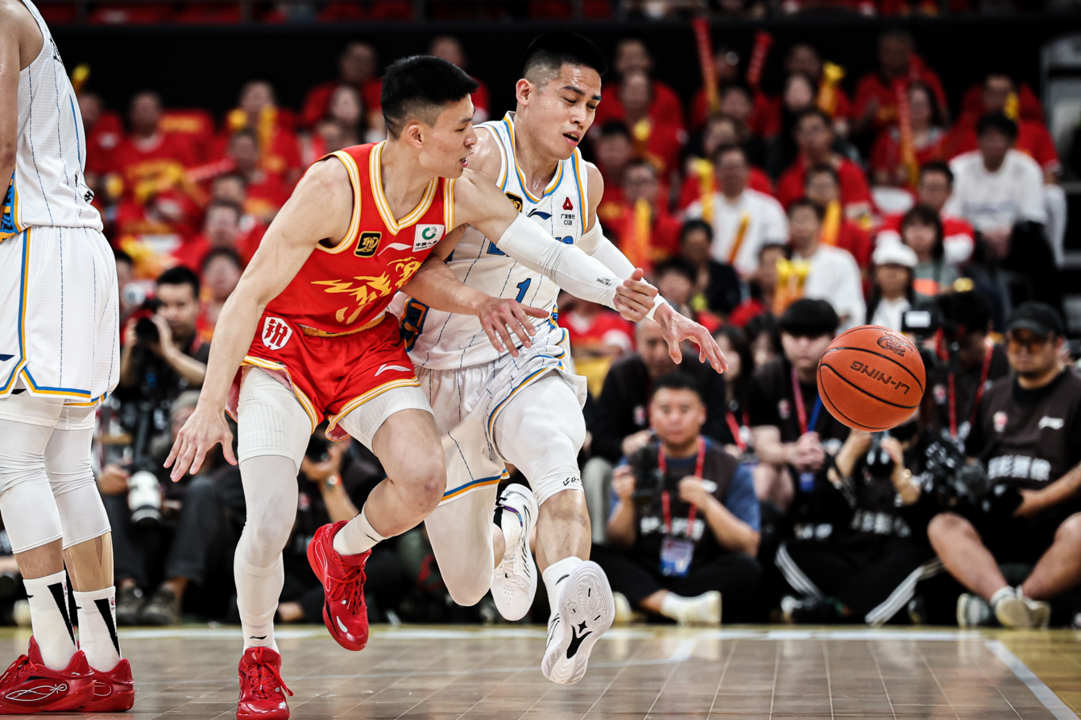 开云体育下载-加时末段广东宏远豪取连胜：CBA常规赛节点到来；赛场秩序良好；年轻球员得到机会的简单介绍