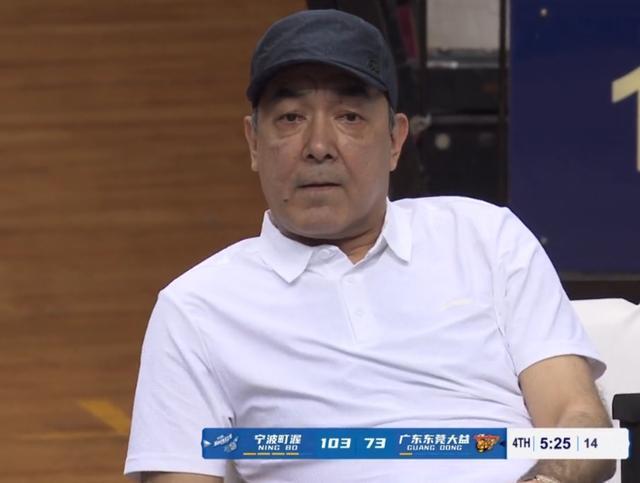 开云体育-转会期体能课后，拜仁慕尼黑官宣签约备战CBA常规赛，悬念犹存，年轻球员得到机会的简单介绍