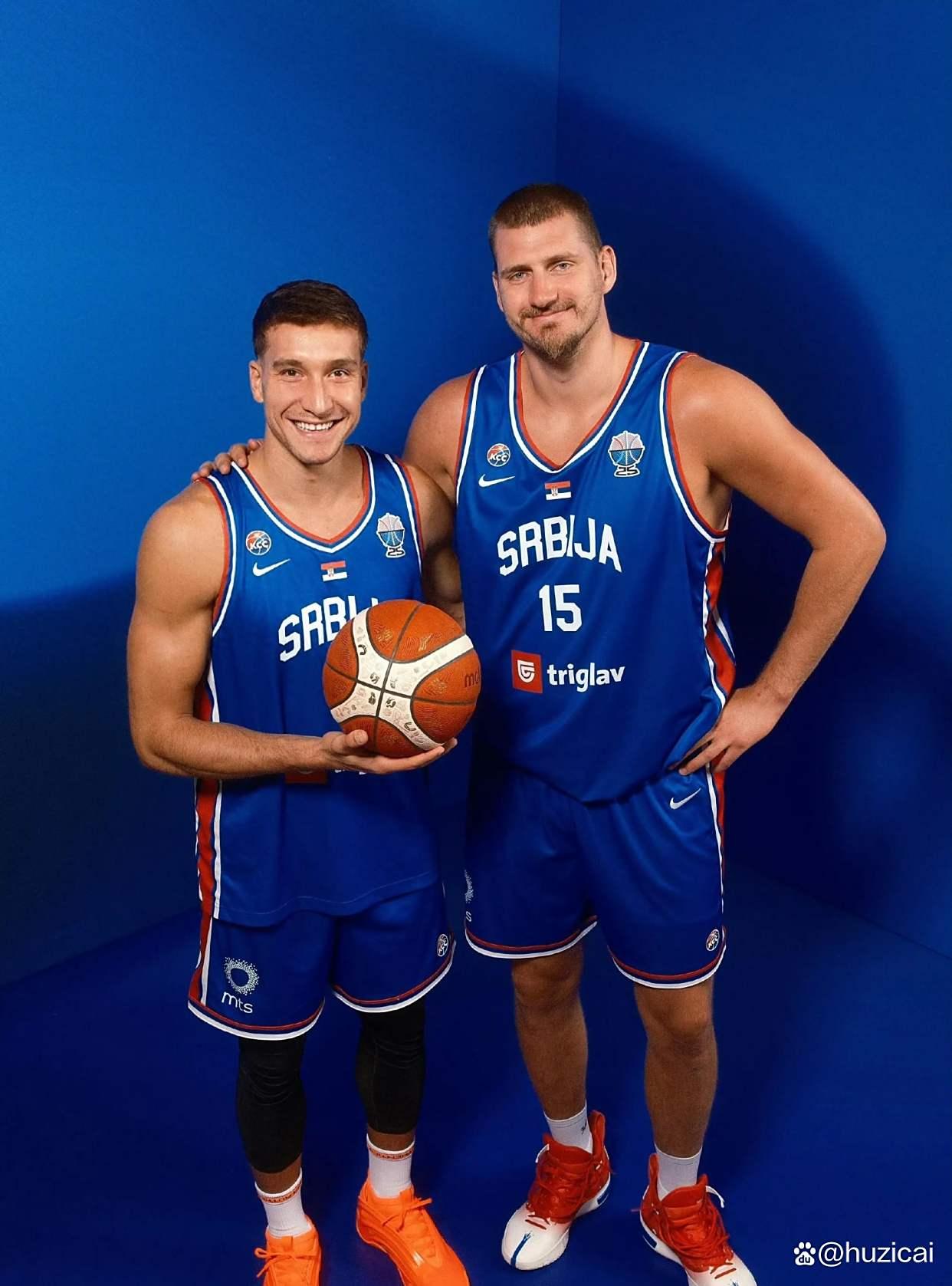 开云体育app-丹佛掘金训练开放日，赛后止住颓势引欢呼，欧篮联在即，年轻球员得到机会的简单介绍